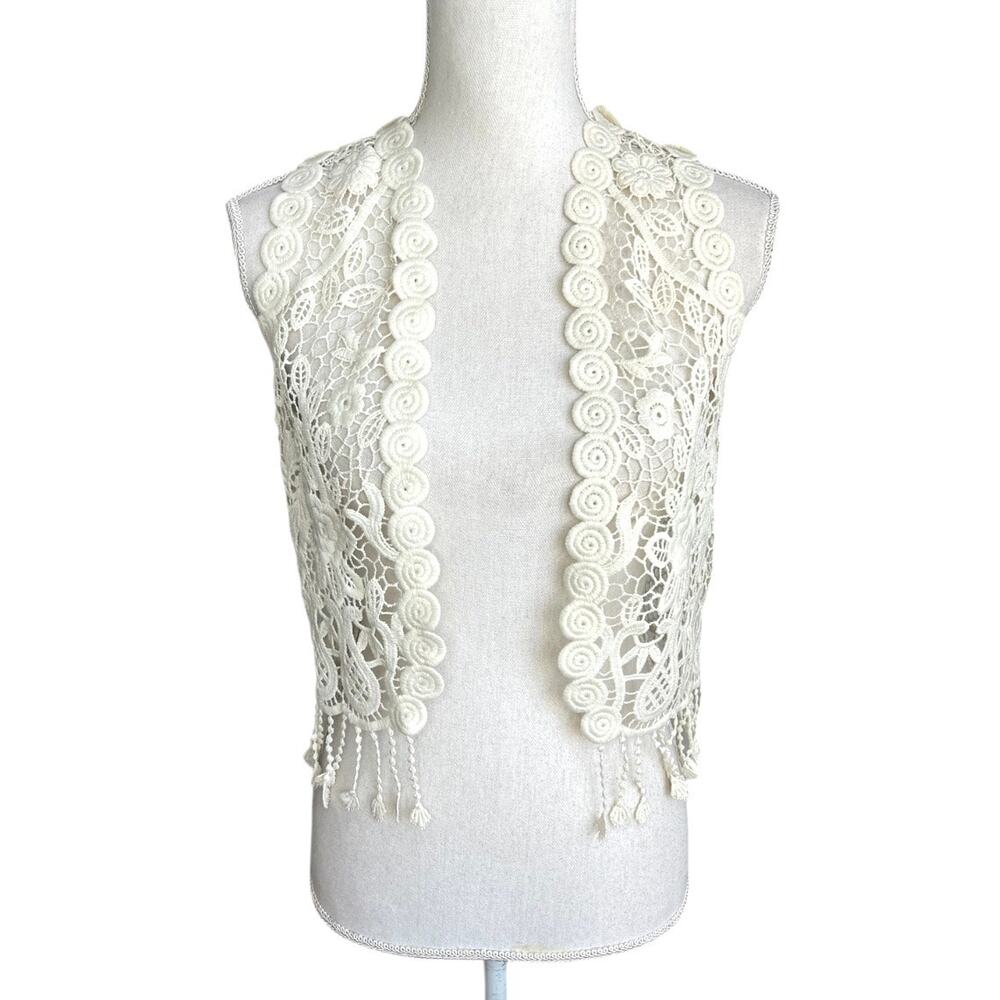 Ivory crochet vest lacemade cottagecore retro hippie festival floral boho